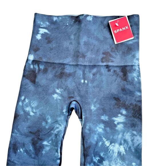 NWT SPANX Look at Me Now Camo Seamless Leggings Womens size Medium - Picture 6 of 12
